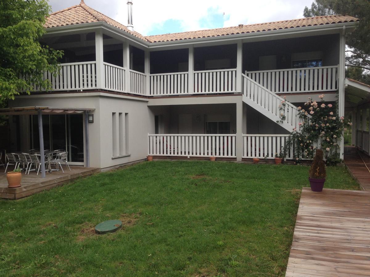 Moulis-en-Médoc Domaine De Giron Bed & Breakfast エクステリア 写真